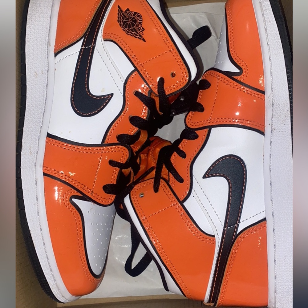 4.5Y (6.5 women) orange turf Air Jordan 1